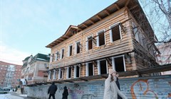 Подрядчик завершил сруб и крышу самого дорогого дома за рубль Томска