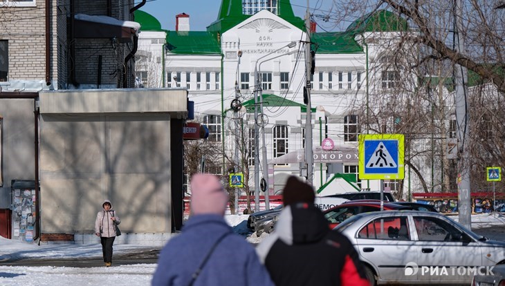 Плюс 5 градусов и порывистый ветер ожидаются в Томске в понедельник