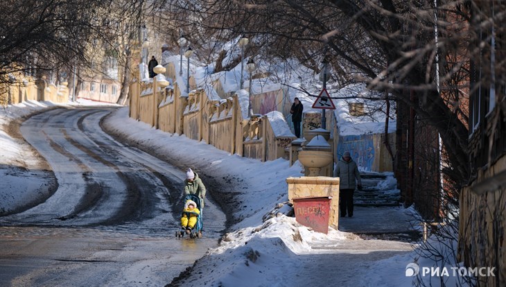 Родители 1,9 тыс томских детей получают выплаты из средств маткапитала