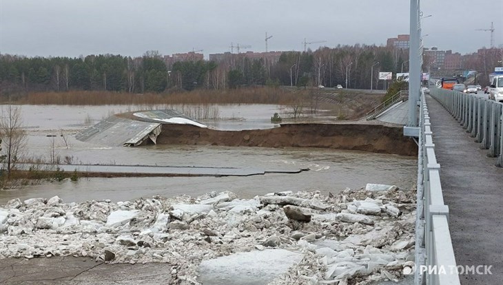 Эксперт: дорога у Коммунального моста Томска не рассчитана на перелив