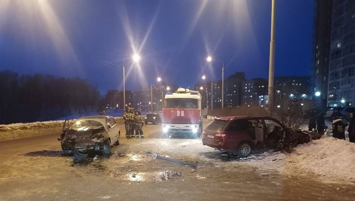 Два человека пострадали в тройном ДТП на ул Герасименко в Томске