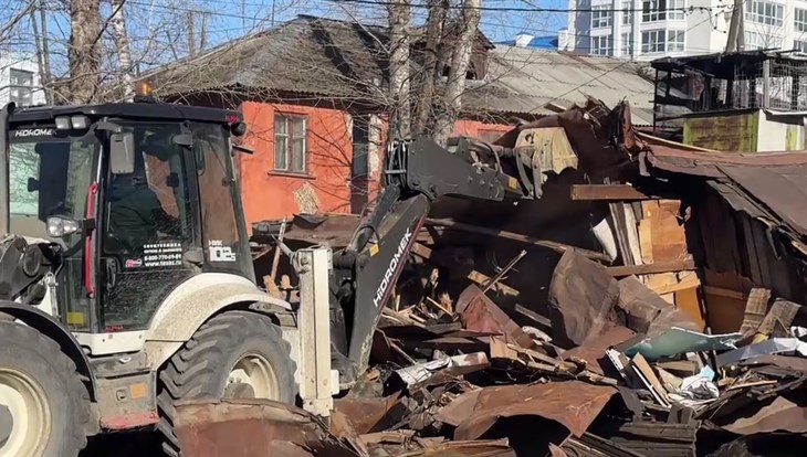 Снос 30 гаражей на Московском тракте в Томске продлится несколько дней