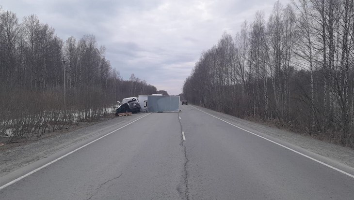 Трое взрослых и один ребенок пострадали в ДТП на томской трассе