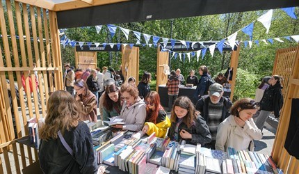 Книжная ярмарка ТОМ III открылась в Университетской роще ТГУ