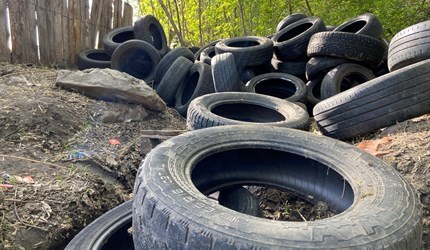 Просто так не выбросишь: почему в Томске сложно сдать автошины в утиль