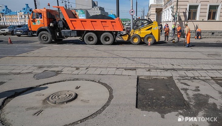 Томск САХ заделает ямы на 70 улицах города