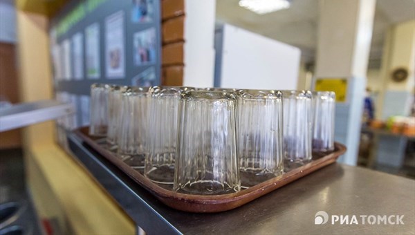 Прокуратура: в томском кадетском корпусе неправильно мыли посуду