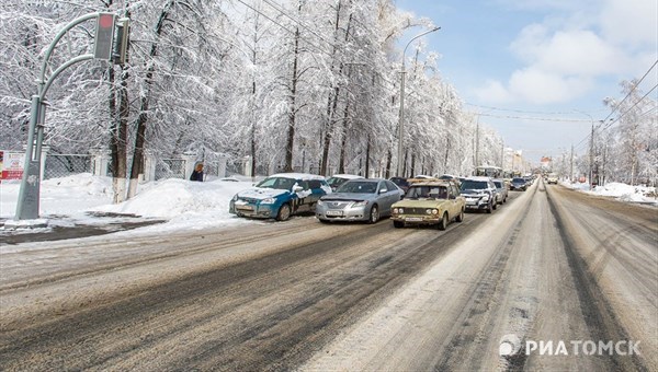 ГИБДД выдает в день 8-10 предписаний решить проблемы на дорогах Томска