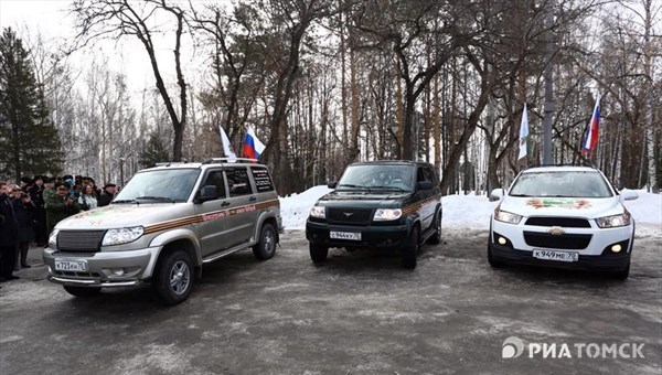 Томичи привезли землю на место гибели бойцов-земляков под Петербургом