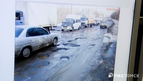 Приписанные Томску ямы на дороге с Терминатором взорвали соцсети