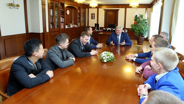 Томский губернатор поблагодарил ЮДИ за работу с детьми