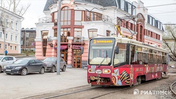 Новый фонтан украсит площадь Батенькова в центре Томска в 2015г