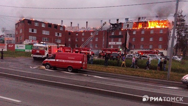 Около 800 кв м выгорело при пожаре в офисном здании в Томске