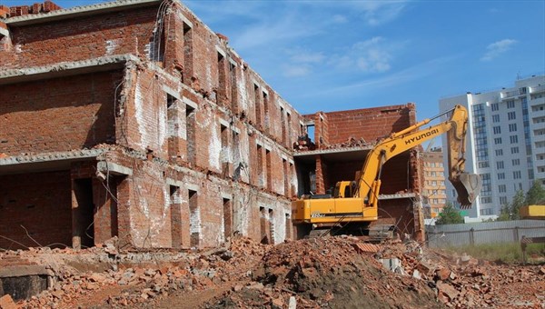 Застройщик в Томске приступил к сносу самостроя после 9 штрафов