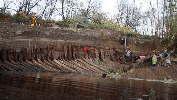 Ученые ТГУ участвуют в раскопках корабля XVIII века, найденного в ХМАО