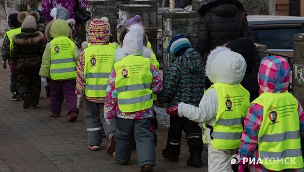 Томская ГИБДД раздаст 65 тыс светящихся брелков, браслетов и жилетов