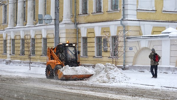 Предприятия Томска помогут САХ в уборке снега у детсадов и школ