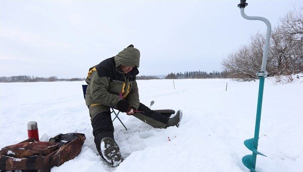 МЧС: толщина льда в устье Ушайки в Томске небезопасна для рыбной ловли