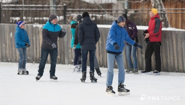 Томские депутаты обсудили судьбу бесхозных хоккейных коробок