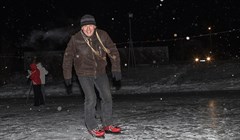 Первый ледовый каток открылся в Ленинском районе Томска