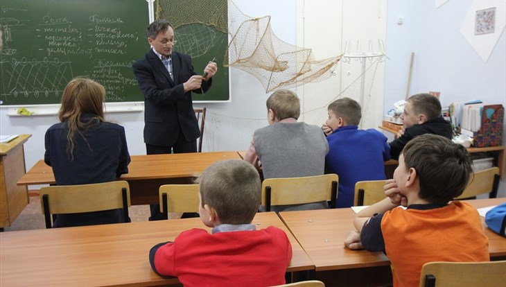 Спецкомиссия будет контролировать начисление зарплат учителям Томска