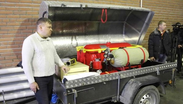 Томские пожарные испытали новую мобильную систему пожаротушения