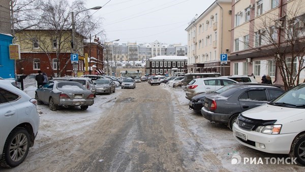 Власти планируют организовать платные парковки на 6 улицах в Томске