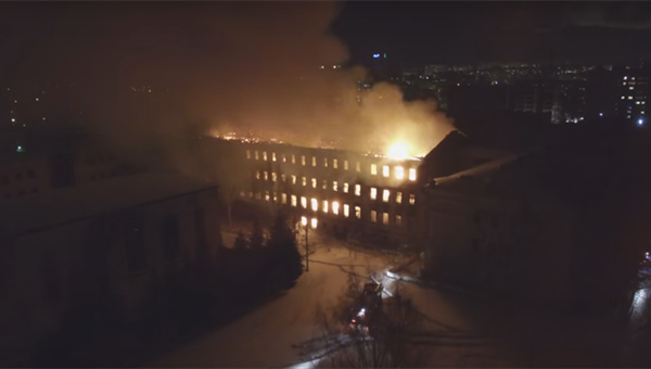 Как горело здание бывшего училища связи в Томске: видеоподробности