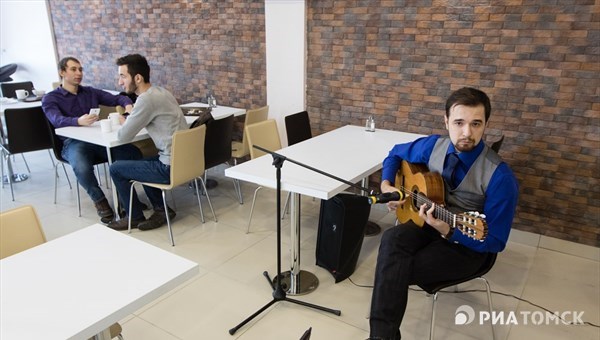Шеф из ресторана, фитнес-меню и экодизайн: чем удивляет столовая ТГУ