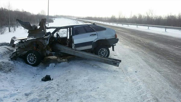 Томич не помнит, как спасся, нанизав свое авто на отбойник на трассе