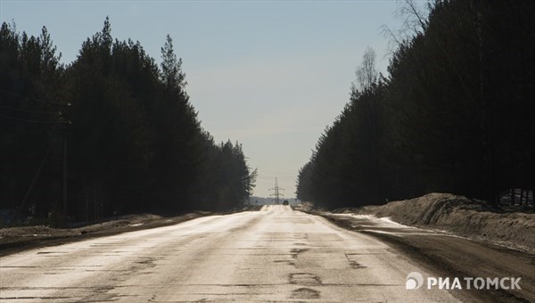 Власти разрешили томичам ездить по трассе до Яра, переливы ушли