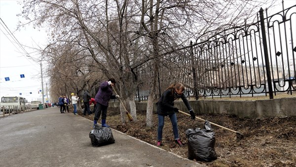 Более 12,5 тыс томичей вышли в выходные на районные субботники