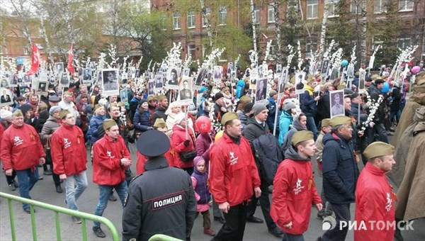 Более 500 волонтеров помогут в организации Парада Победы в Томске