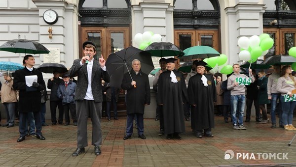 Двухметровый логотип ТПУ появился перед главным корпусом в юбилей вуза