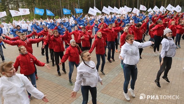 Около 400 человек станцевали в Томске в честь старта Science Game