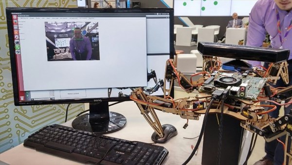 Студенты ТПУ научат роботов ходить по кочкам и узнавать хозяев