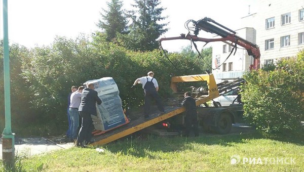 Неизвестные повредили банкомат в Академгородке Томска