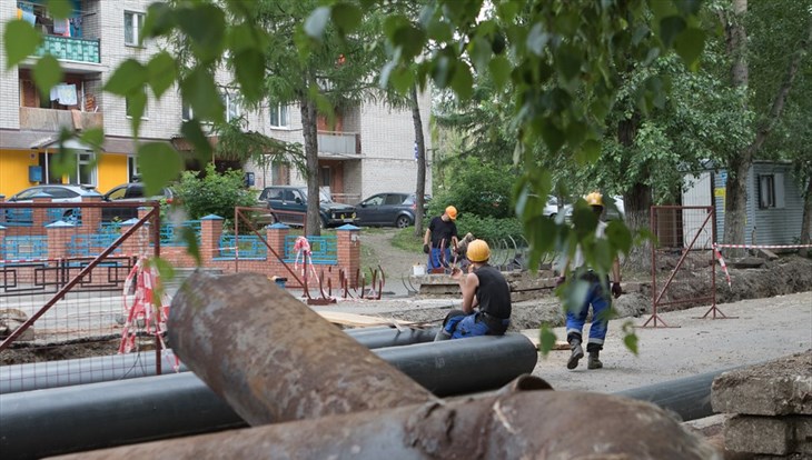 Энергетики сутки устраняли утечку на сетях в районе Вершинина в Томске