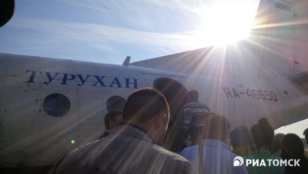 Самолет из Томска в Стрежевой заменили на другой из-за неисправности