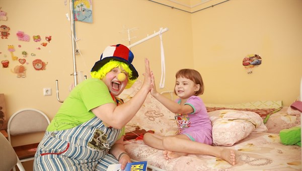 Клоуны будут навещать онкобольных детей в томской ОКБ каждую неделю