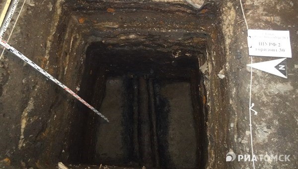 Археологи Томска нашли банные веники XIXв и старую мостовую у синагоги