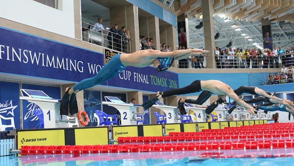 Участники КМ по плаванию в ластах в Томске побили два мировых рекорда