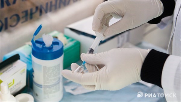 Более 400 томичей получили прививки от гриппа в мобильном медкомплексе