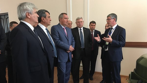 Rogozin charge general designers explore Tomsk scientists developments