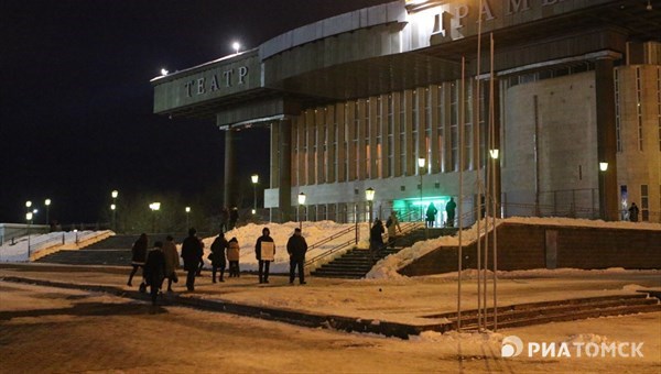 Томич припомнил в плакате Райкину слова о цензуре в искусстве