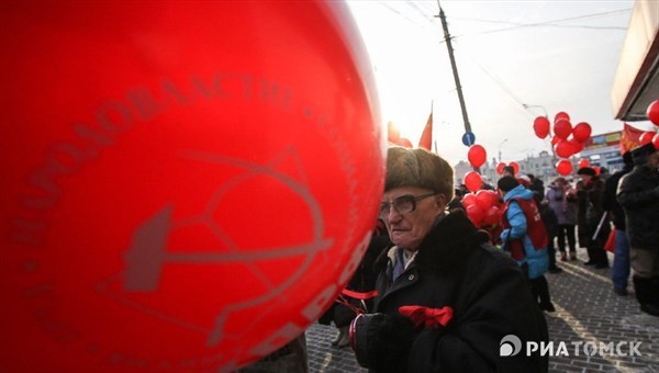 Пятьсот человек пришли на митинги в Томске и Северске в честь Октября