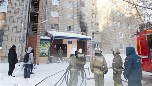 Пожарные эвакуировали 35 человек из общежития ТУСУРа