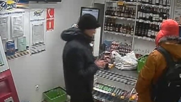 Полиция задержала мужчину по подозрению в разбое в супермаркете Томска