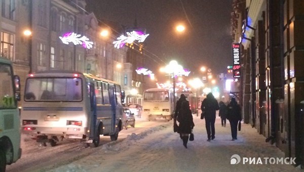 Городской транспорт в Томске будет ходить в Новый год до двух ночи