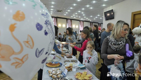 Томичи принесли вдвое больше выпечки на Мамины пироги, чем в 2015г